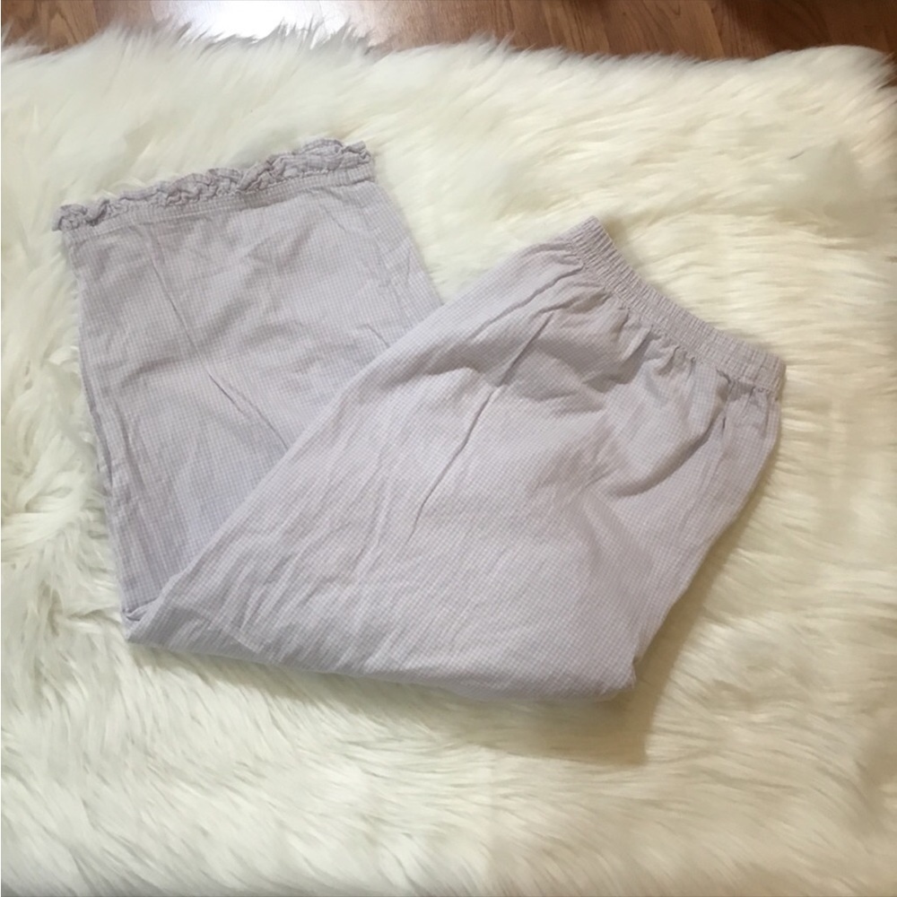 Sears Medium soft purple and white tiny check sleep/ lounge Capri